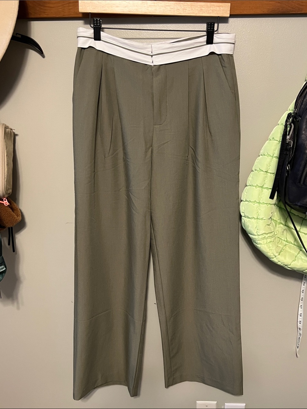 Lulus Olive Green trousers